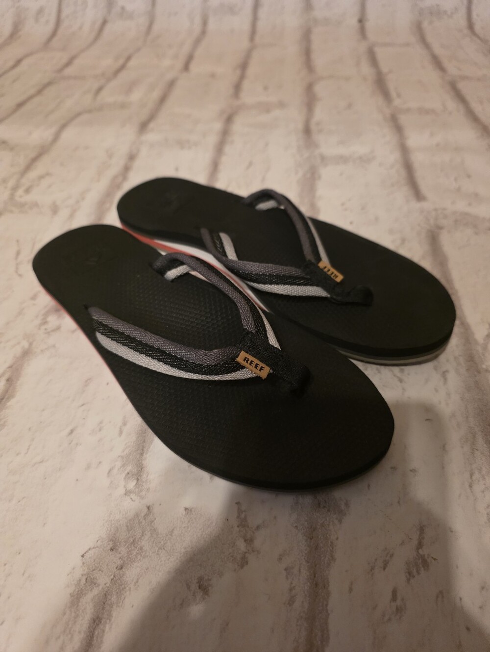 Reef women's flip flops size 7 like new